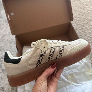 NWT adidas sambae shoes